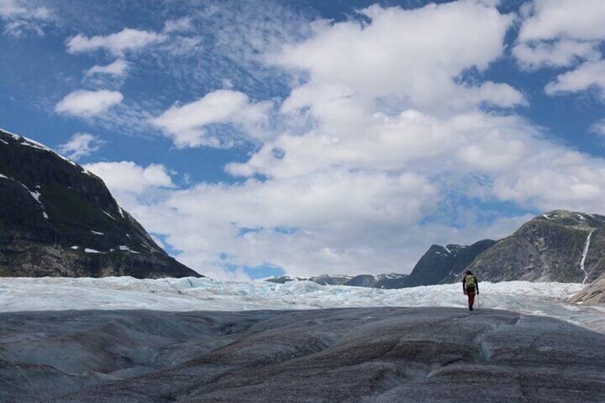 Hiking and Kayaking Experience on Tunsbergdalsbreen