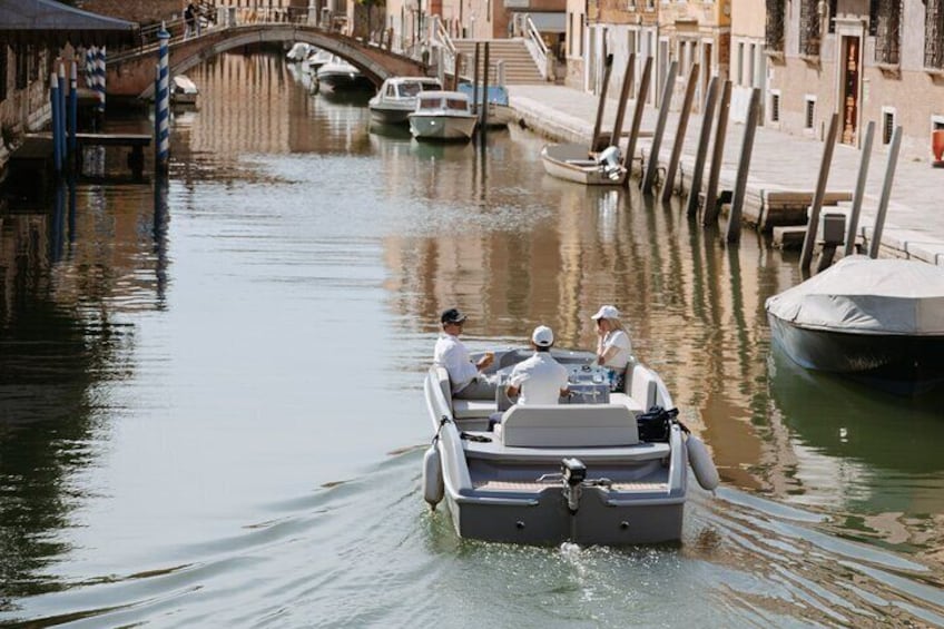 Venice Secret Canals on Electric Boat 