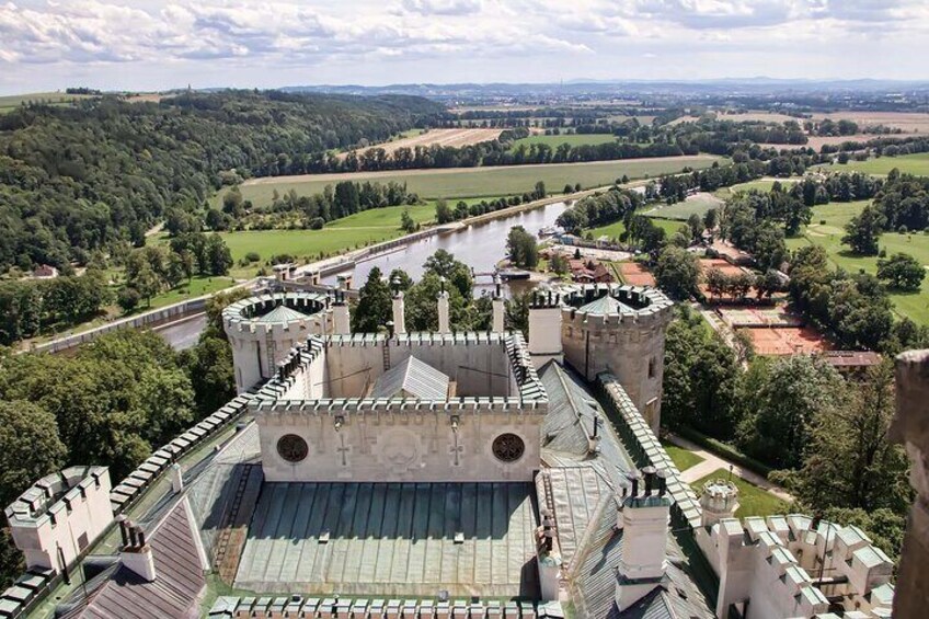 Discover the magic of Hluboká Castle! This stunning masterpiece, inspired by Windsor Castle, offers breathtaking views and rich history. Travel with ease—book your trip with Mytripline today!