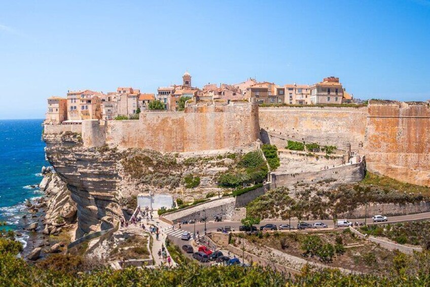  Walking Tour Discovery of the History of Bonifacio from Port