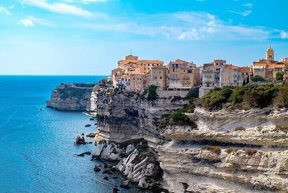 Walking Tour Discovery of the History of Bonifacio from Port