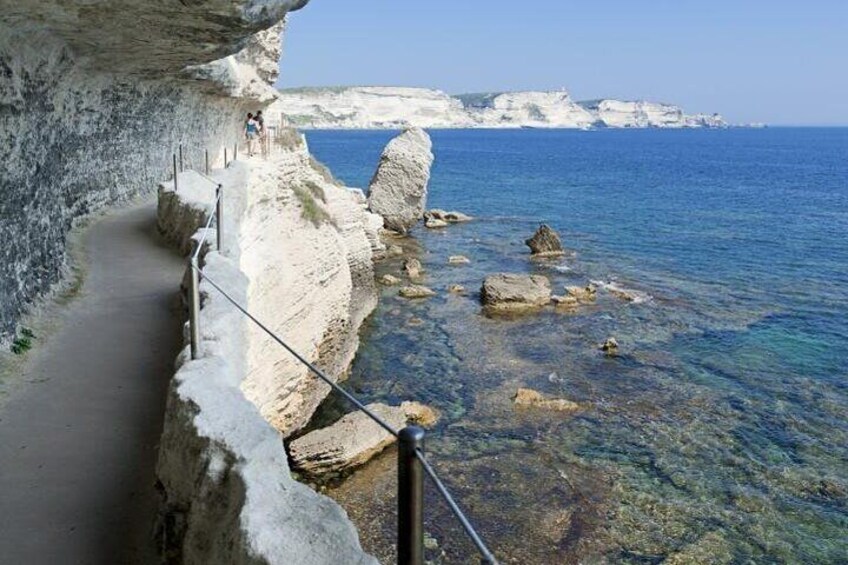  Walking Tour Discovery of the History of Bonifacio from Port