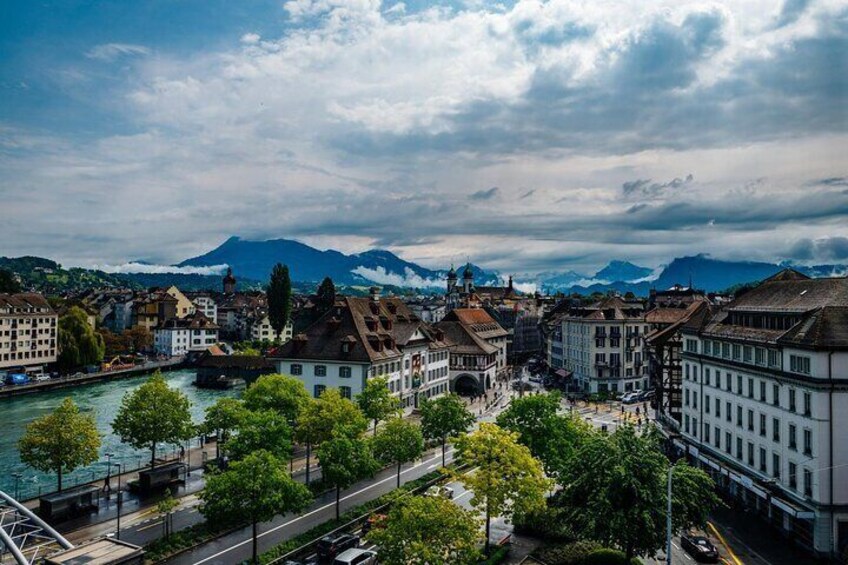 Explore Zug in 60 minutes with a Local