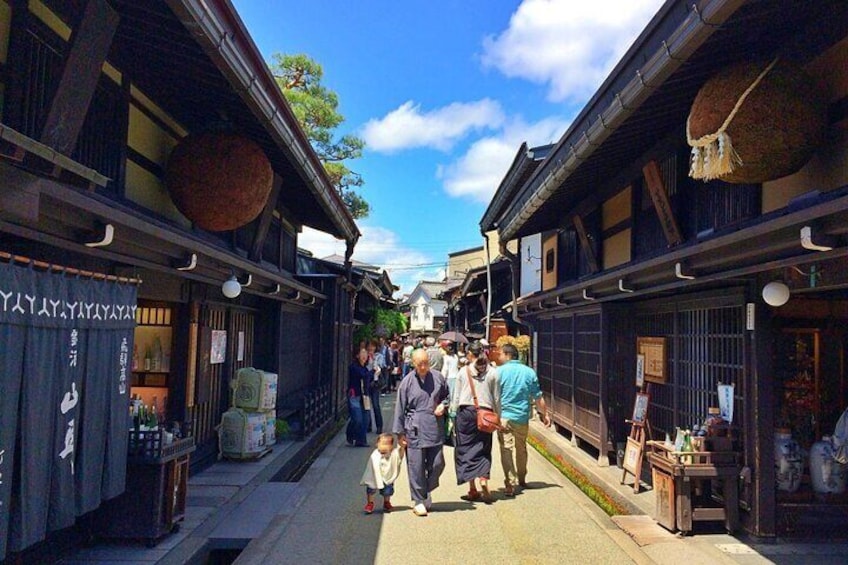 Takayama Local Cuisine, Food & Sake Cultural Tour with Nationally-Licensed Guide