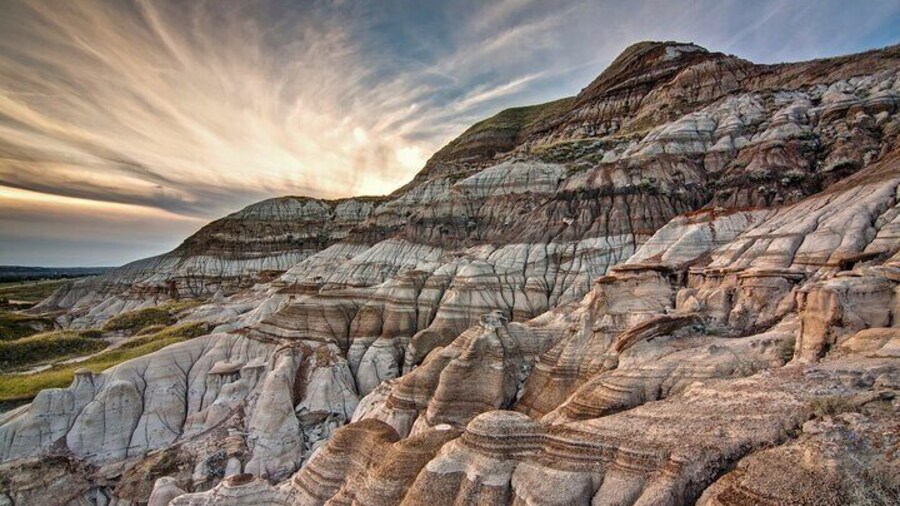 Private Banff/Canmore BAD LANDS Tour with Royal Tyrrell Museum 9H