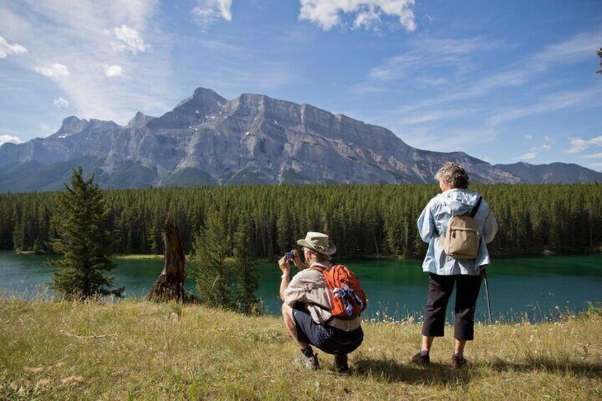 Banff Nature Walk in 2H Private Guided Tour