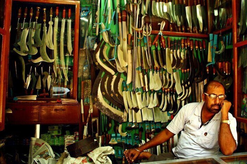 Awaiting a sharp customer
