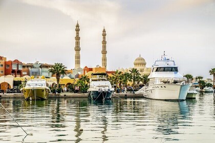 City Tour and Shopping Experience in Hurghada