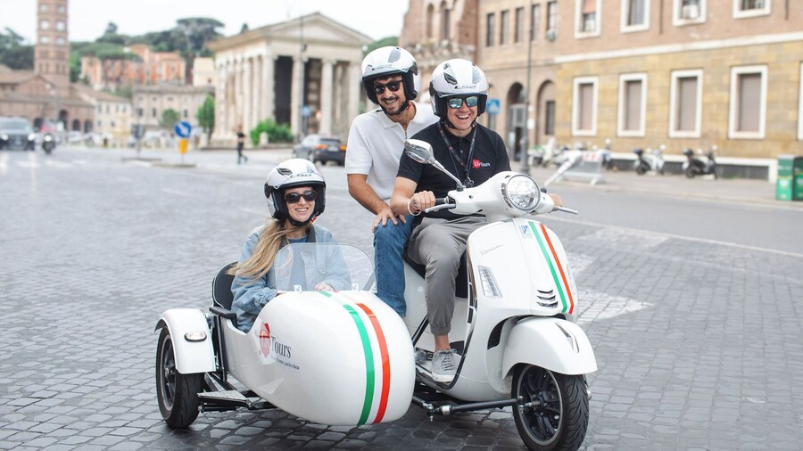 Rome City Highlights: Exclusive Semi-Private Vespa Sidecar Tour