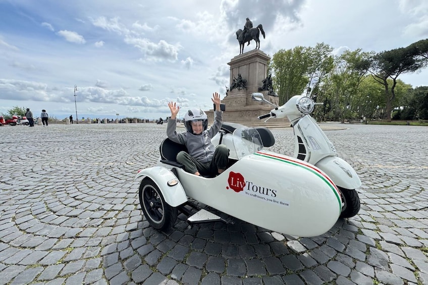 Rome City Highlights: Exclusive Semi-Private Vespa Sidecar Tour