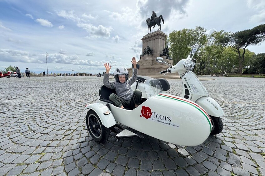Rome City Highlights: Exclusive Semi-Private Vespa Sidecar Tour