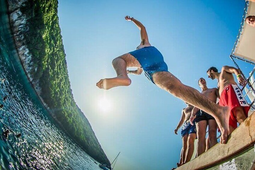 From Lefkimmi: Corfu, Kavos Booze Cruise