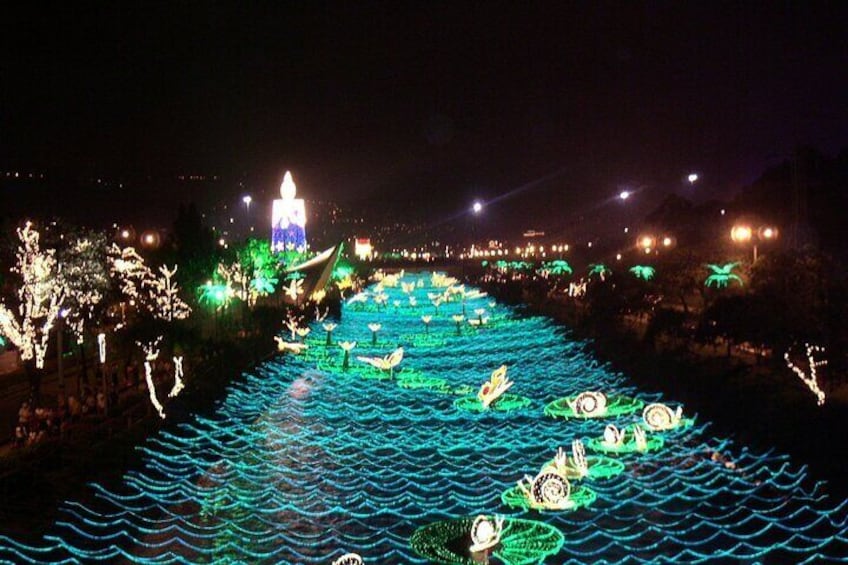 Night Tour Christmas Lights in Medellin