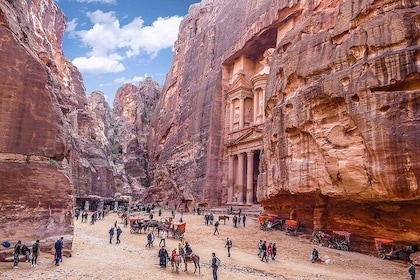 2 Day Tour of Petra Wadi Rum and Dead Sea from Amman
