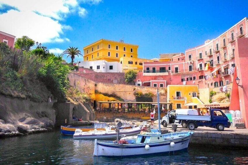 Catamaran Tour in Ventotene