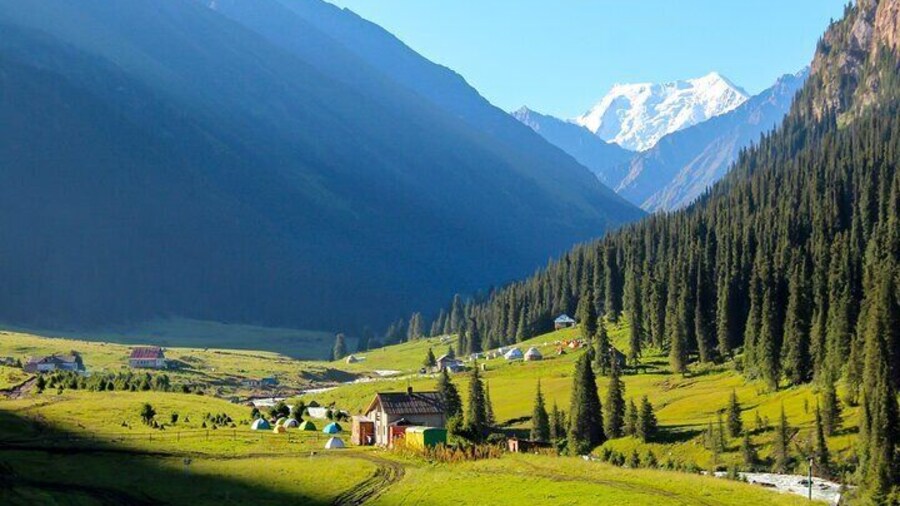 Son Kul, Issyk Kul and Altyn Arashan 5 Day Private Tour