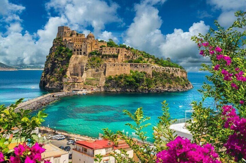 Boat tour of the island of Ischia 