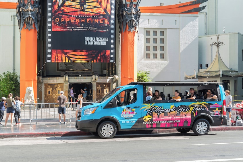 Hollywood Sightseeing and Celebrity Homes Tour from Santa Monica
