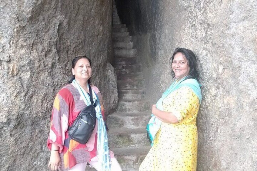Day Trip to Gurpa Hill from Bodhgaya