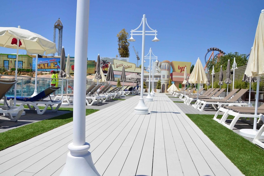 Picture 2 for Activity Madrid: Parque Warner Beach Entry Ticket