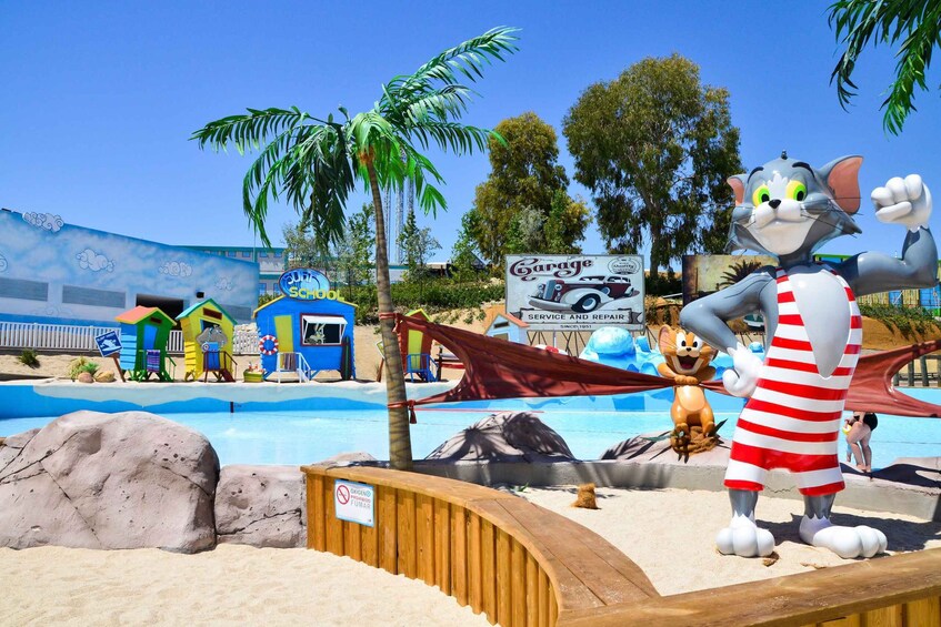 Picture 1 for Activity Madrid: Parque Warner Beach Entry Ticket