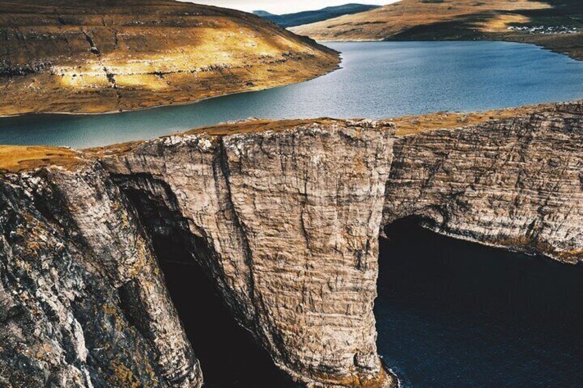 Hovering Lake