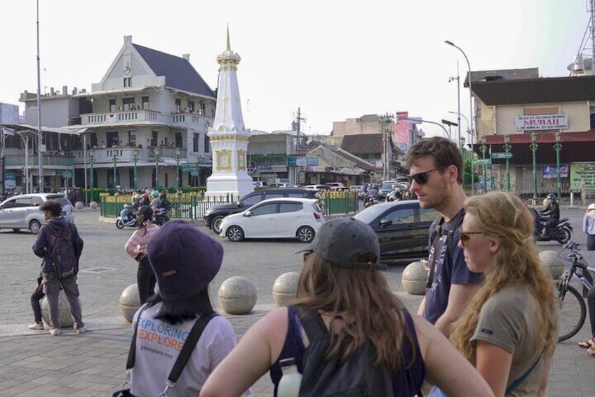 Colonial Walking Tour