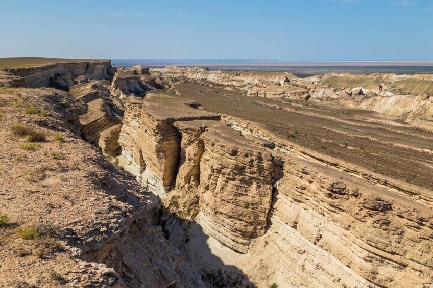 3-Day Small Group Jeep Adventure Tour to Aral Sea & Usturt Plateau in Nukus