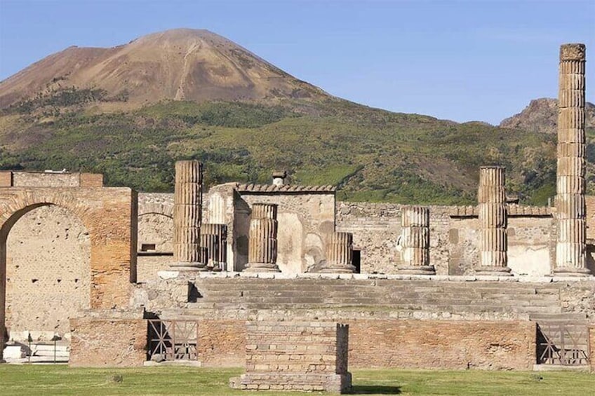 Pompeii and Herculaneum Tour