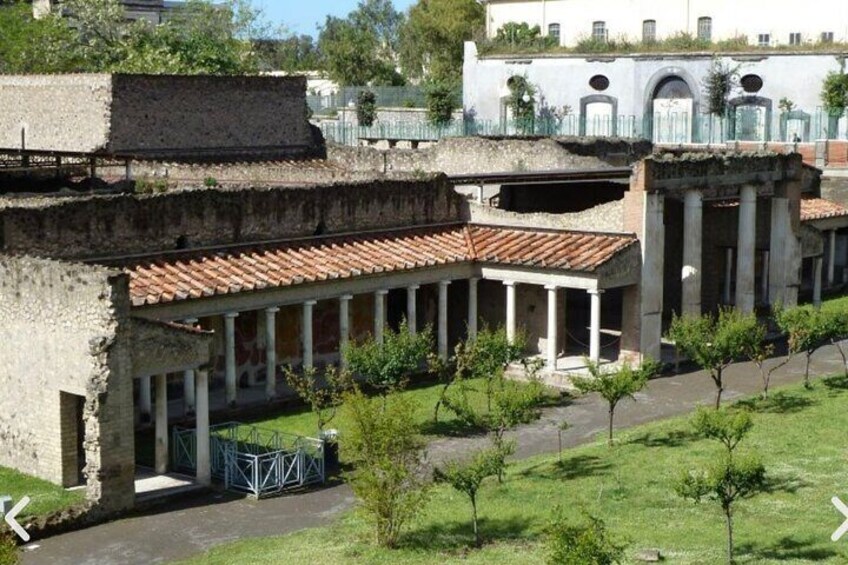 Pompeii and Herculaneum Tour