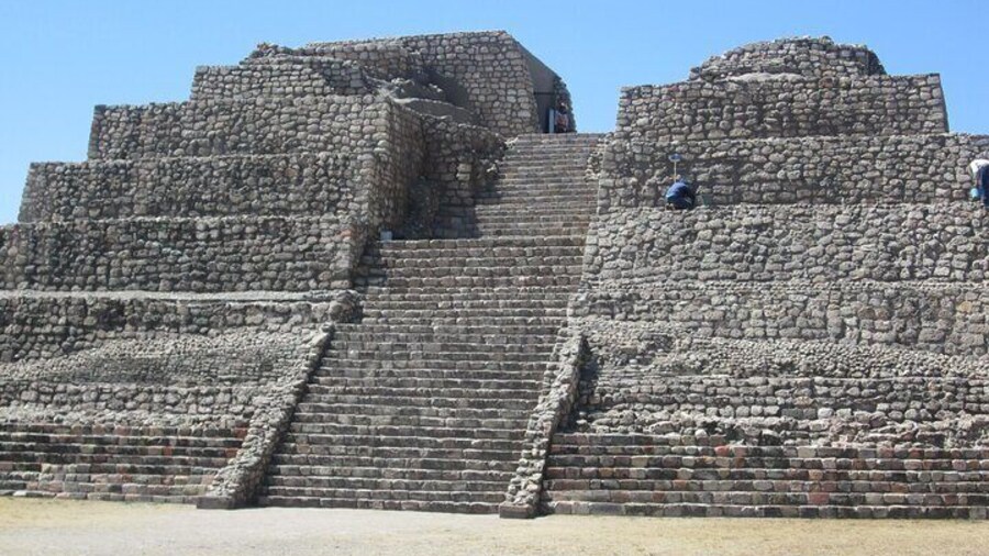 Experience an Archeological Tour in Canada de la Virgen