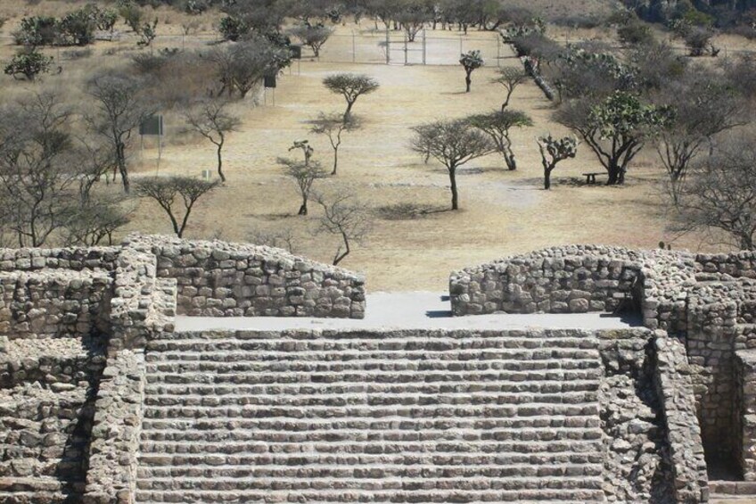 Experience an Archeological Tour in Canada de la Virgen