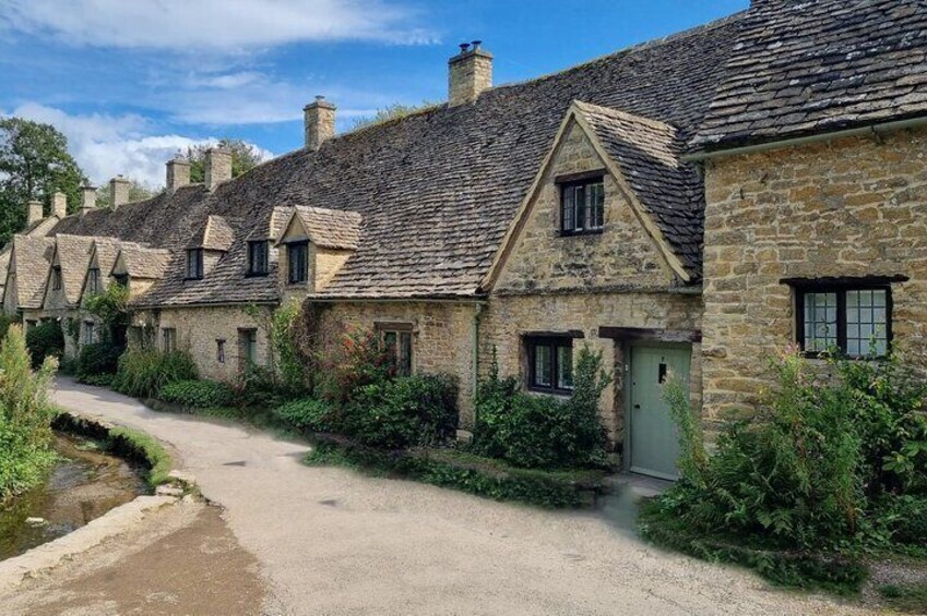 Cotswolds Insiders Guided Full Day Small Group Tour from London