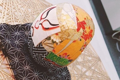 Daruma Workshop by Making your Own Japanese Souvenir in Shinjuku