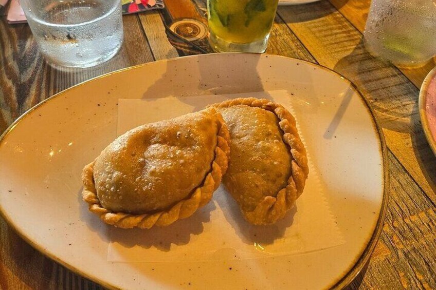 Calle Ocho Walking Tour: Cuban Cuisine, Cigars, and Live Salsa