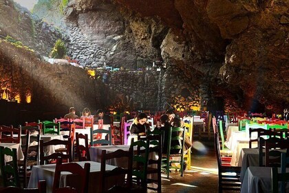 Teotihuacan and Grotto Restaurant From Mexico City