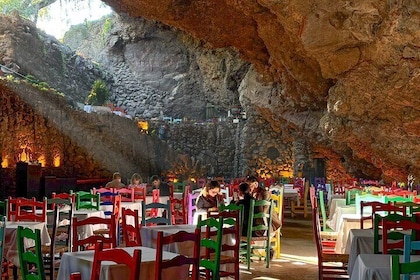 Pyramids of Teotihuacan VIP Tour + Iconic Restaurant La Gruta
