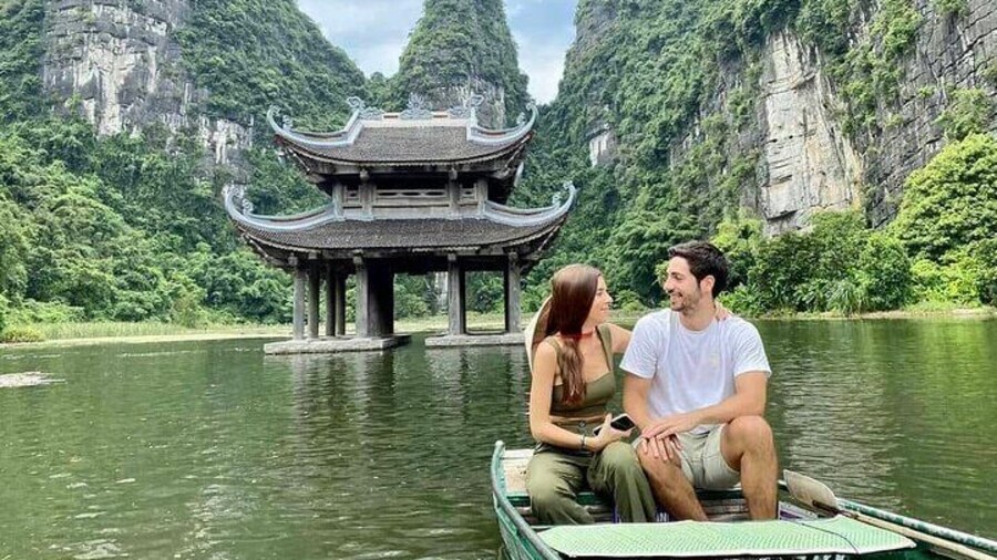 Incense Village, Tam Chuc Pagoda, Ninh Binh Trang An Cruise Tour