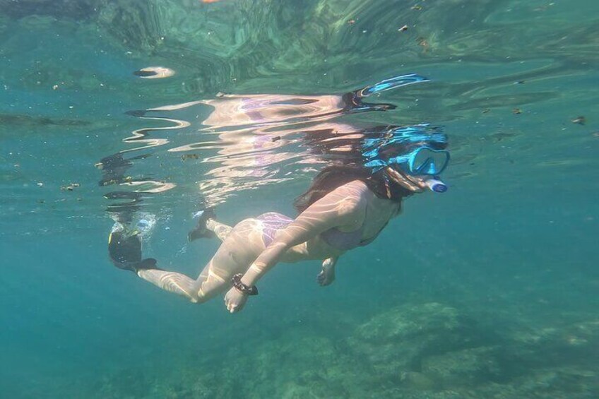 Snorkel gear included 