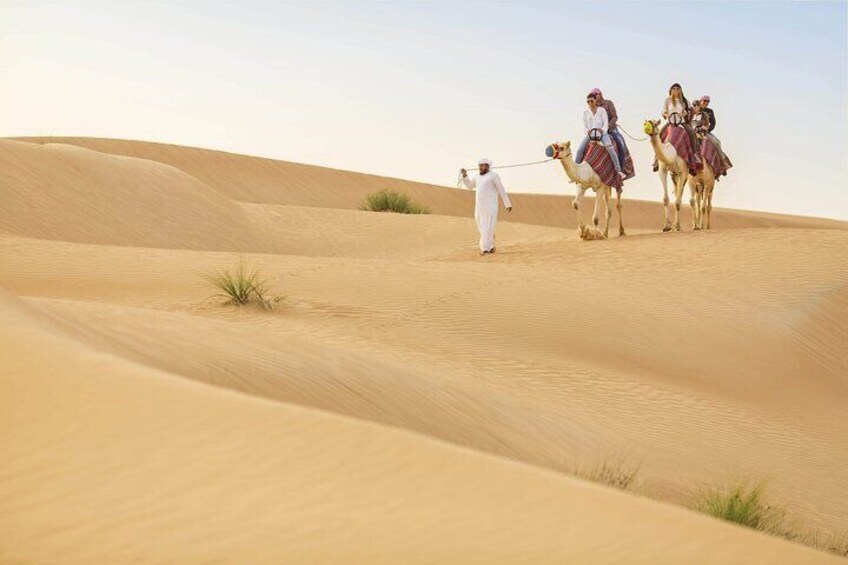 Dubai Balloon Flight, Camel and Vintage Car Ride Tour