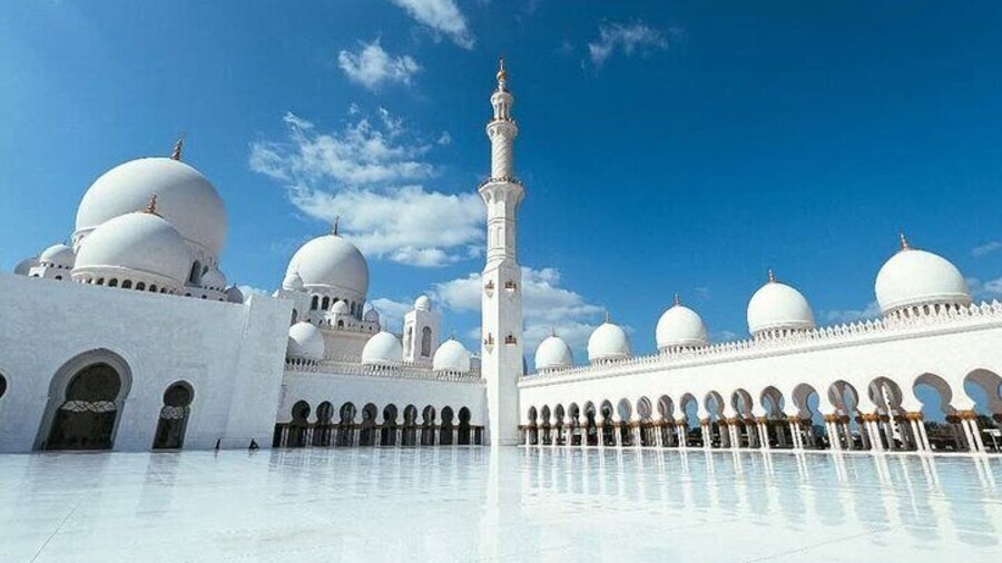 Discover Abu Dhabi Sightseeing City Tour