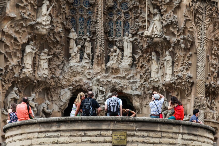 Skip-the-Line Sagrada Família & Park Güell Guided Tour