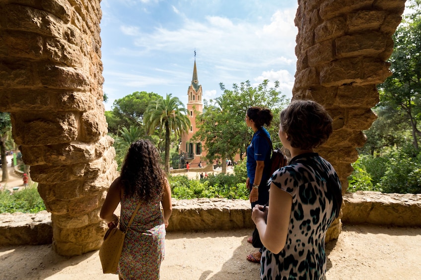 Skip-the-Line Sagrada Família & Park Güell Guided Tour