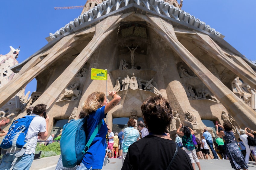 Skip-the-Line Sagrada Família & Park Güell Guided Tour