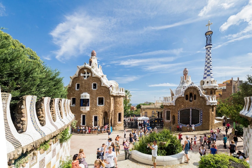 Skip-the-Line Sagrada Família & Park Güell Guided Tour