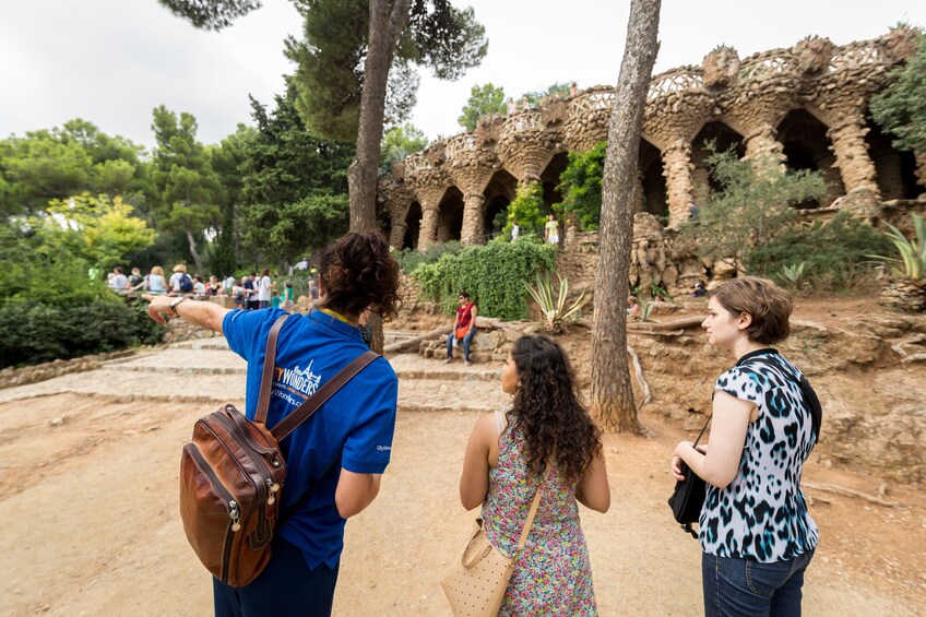 Skip-the-Line Sagrada Família & Park Güell Guided Tour