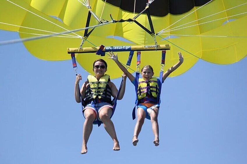 Hurghada City Tour with Parasailing Experience in a Private Car