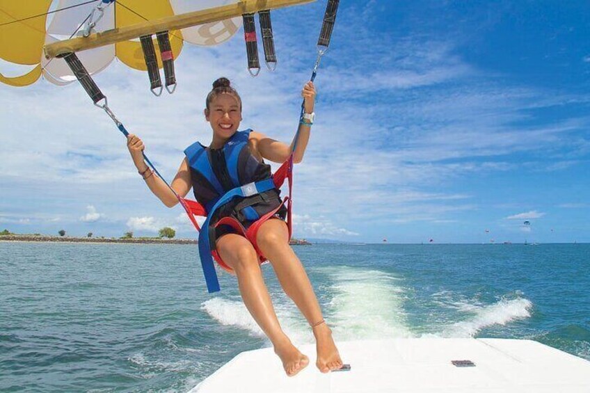 Hurghada City Tour with Parasailing Experience in a Private Car