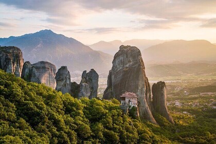 2 Day Private Tour to Delphi and Meteora