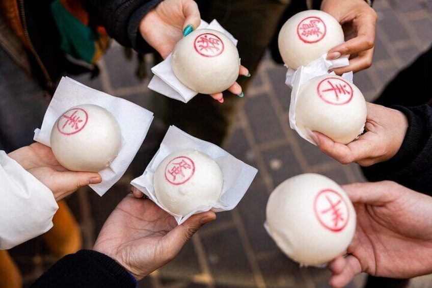 Explore Soho & Chinatown Neighborhoods